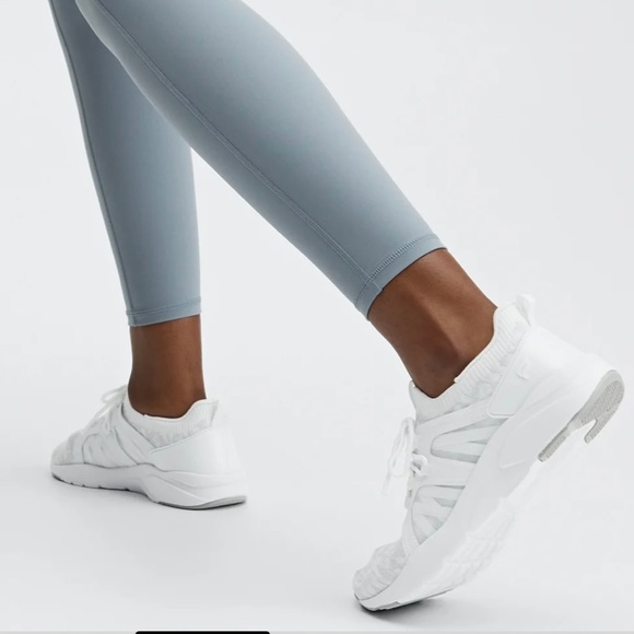 Like new Fabletics Caheunga Performance Sneaker - Picture 2 of 7